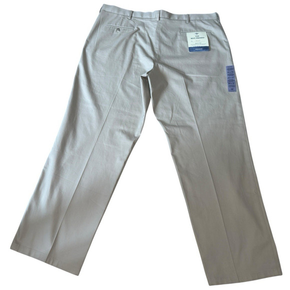 NWT Dockers The Best Pressed Relaxed Fit Comfort Khaki Pants Men’s Sz 44x32 - Picture 1 of 5
